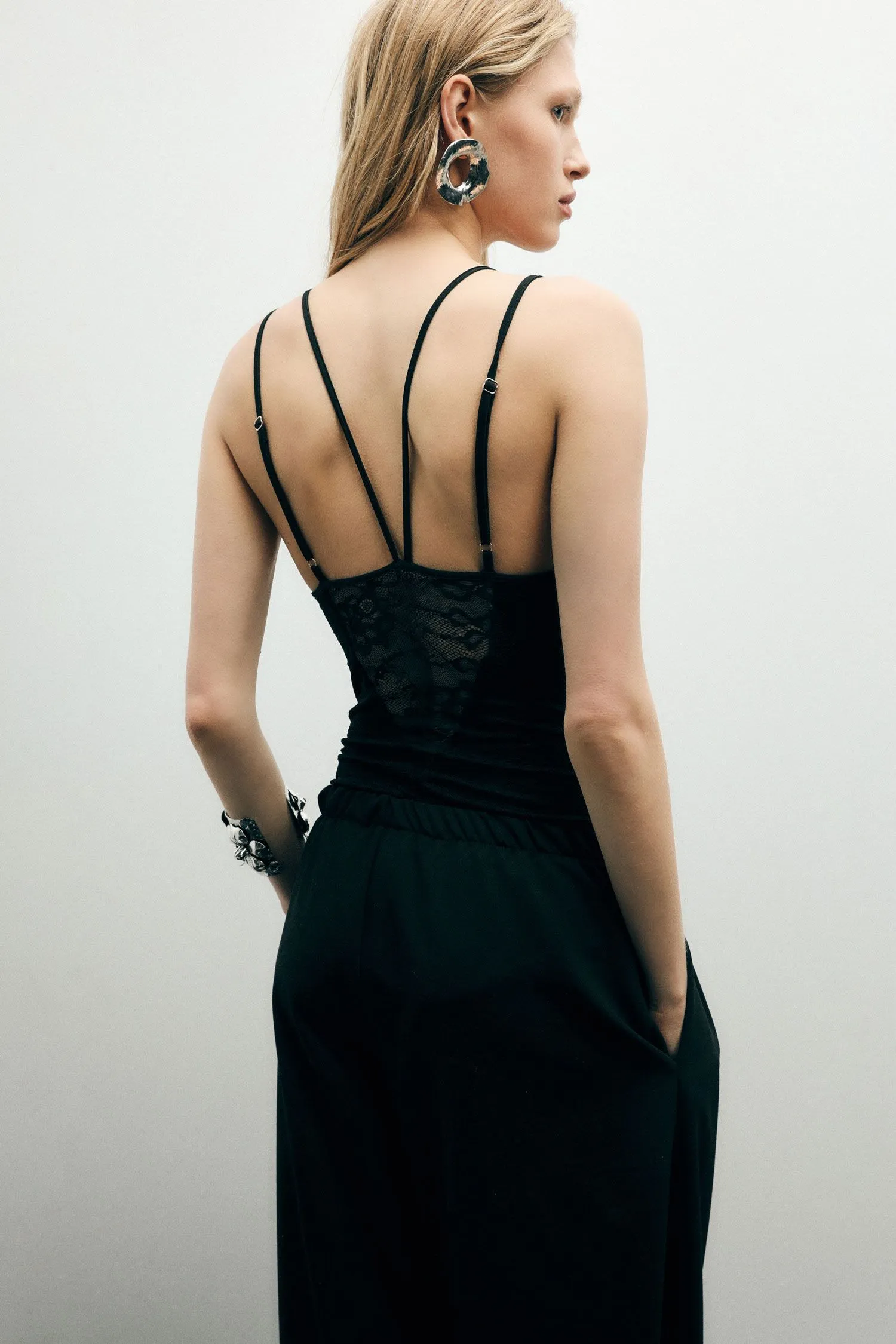 IMPERIAL Body in pizzo con spalline sottili incrociate - immagine 3